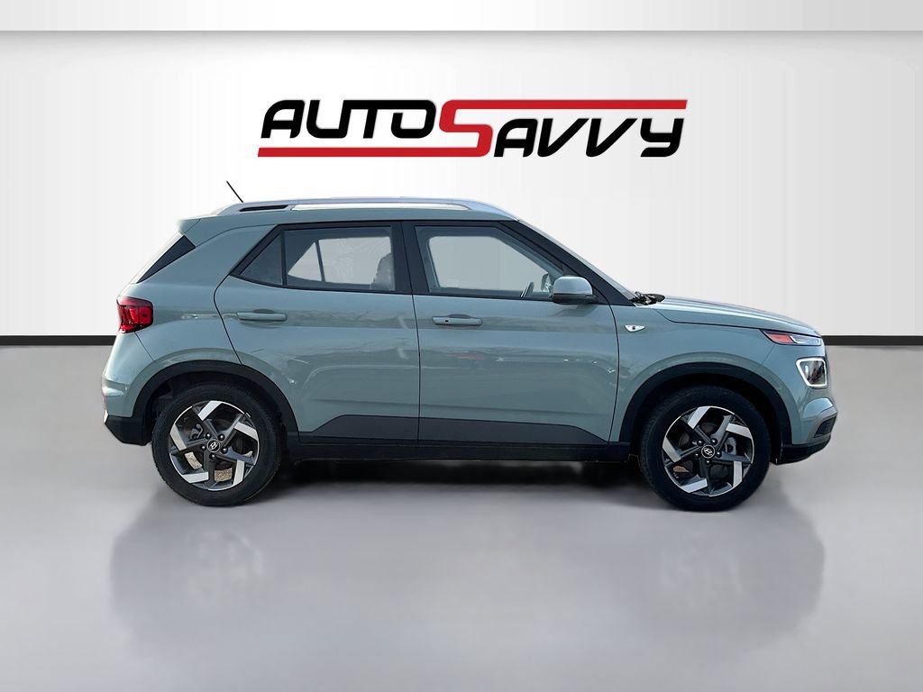 Used 2025 Hyundai Venue Limited image 8