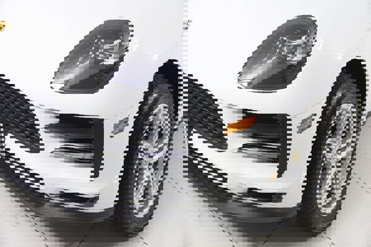 Used 2021 Porsche Macan image 24