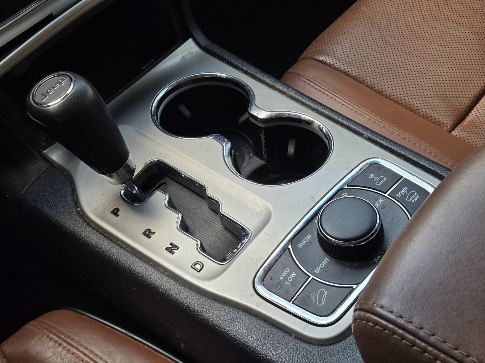 Used 2012 Jeep Grand Cherokee Overland AWD/4WD image 19