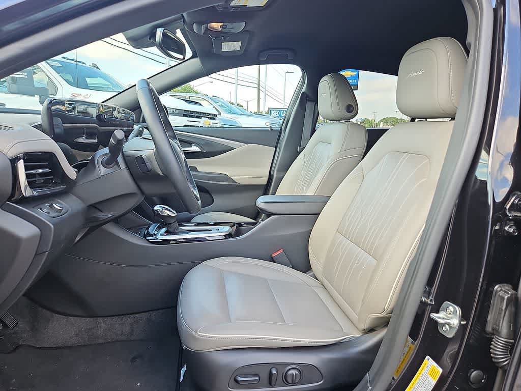 Used 2025 Buick Envista Avenir FWD image 12