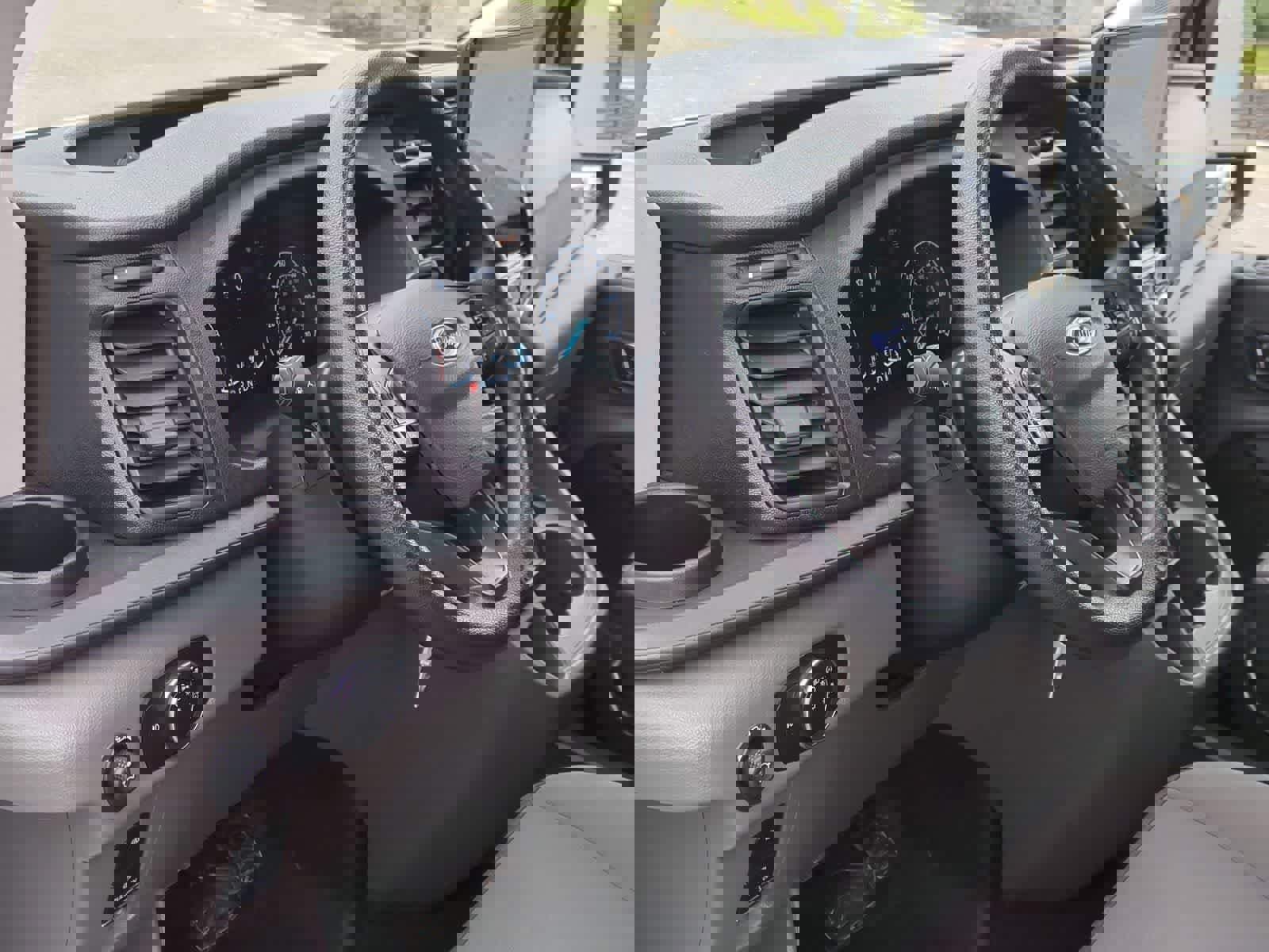 Used 2023 Ford Transit 350 XLT image 10