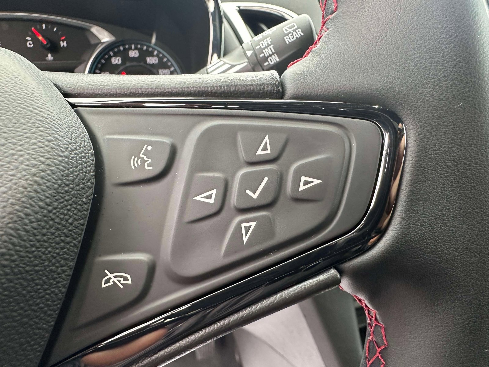 Certified 2024 Chevrolet Equinox RS image 16