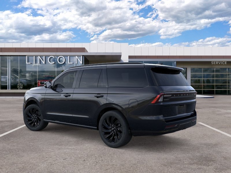 New 2025 Lincoln Navigator Reserve w/ Jet Appearance Package AWD/4WD image 4