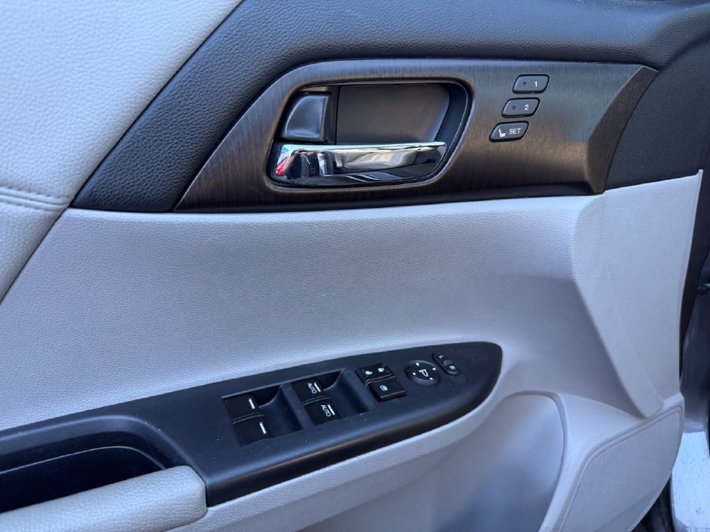 Used 2014 Honda Accord EX-L image 12