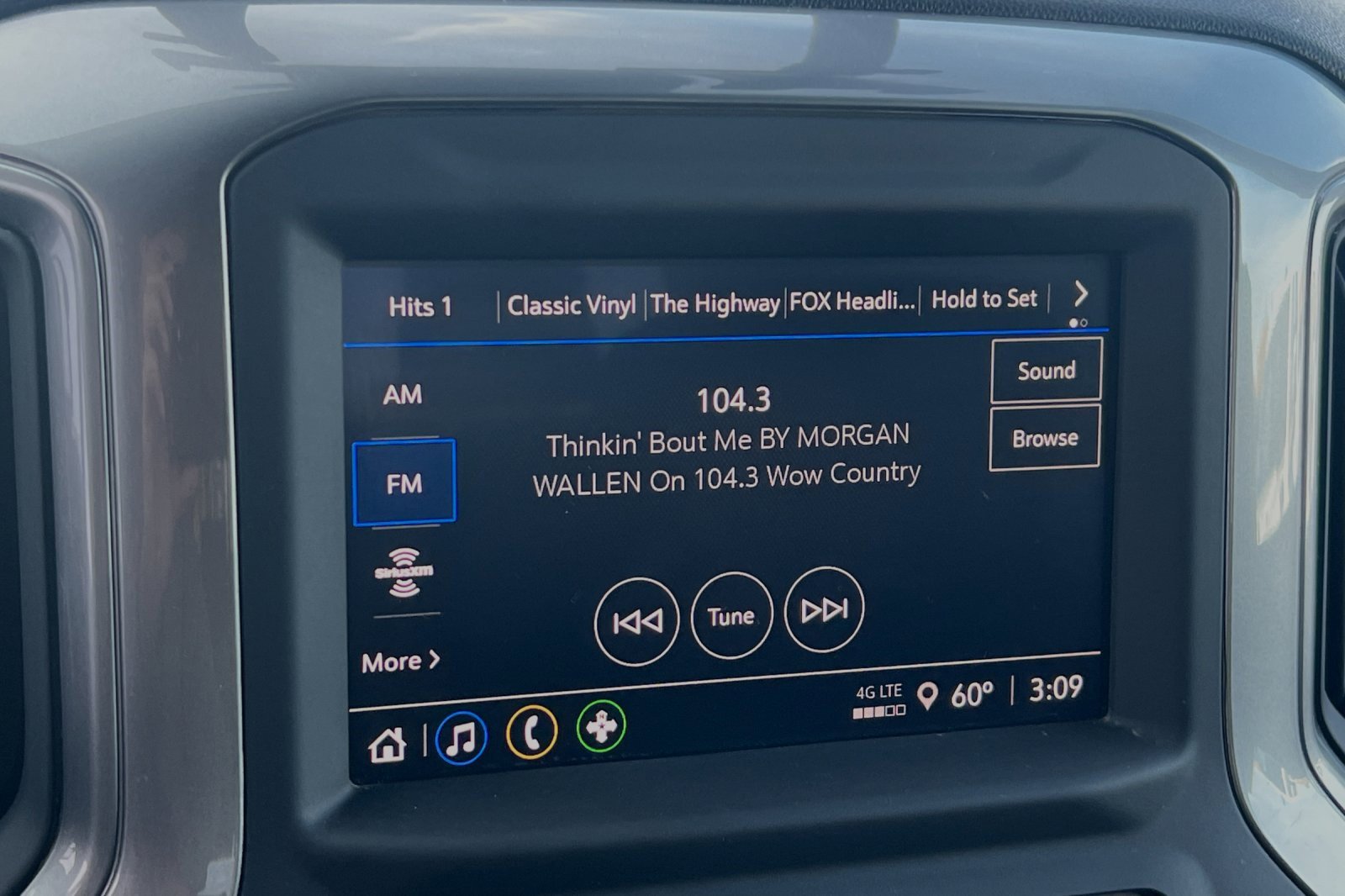 Used 2024 Chevrolet Silverado 2500 Custom w/ Custom Value Package image 17