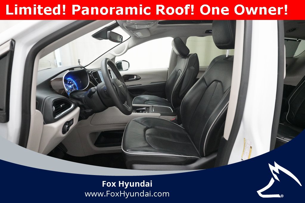 Used 2024 Chrysler Pacifica Limited image 7