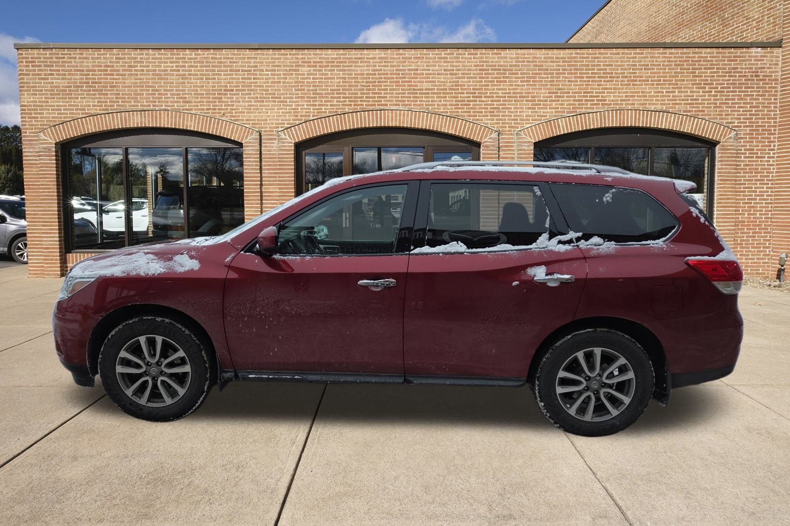 Used 2016 Nissan Pathfinder SV image 6
