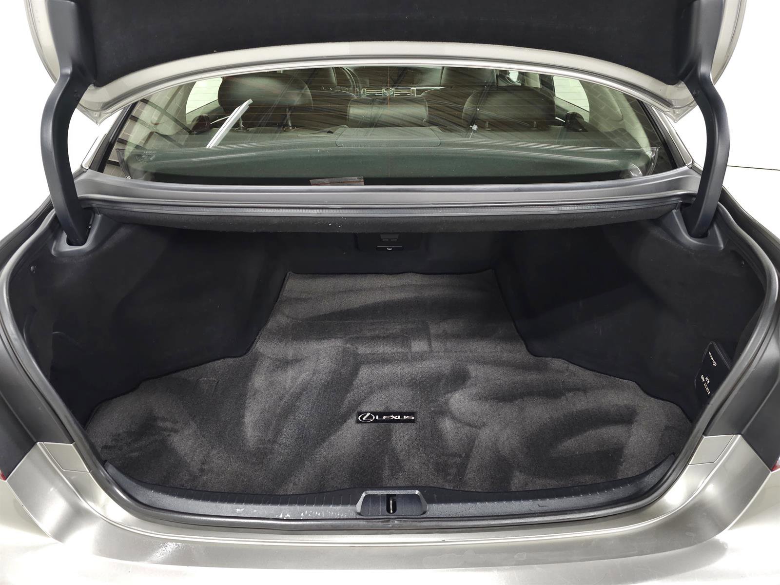 Used 2017 Lexus LS 460 AWD image 7