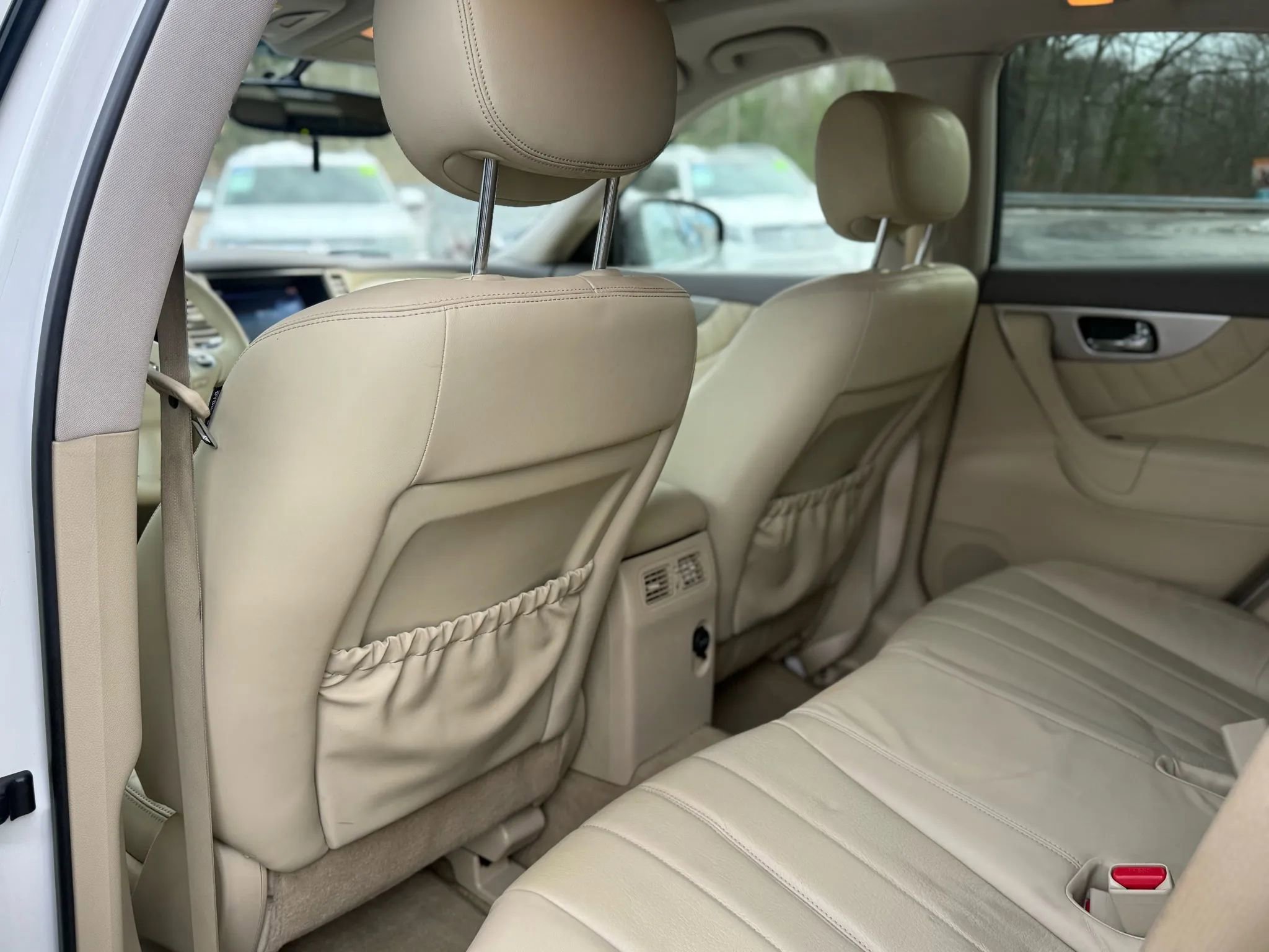 Used 2016 INFINITI QX70 3.7 Sport Utility 4D w/ Premium Package image 11