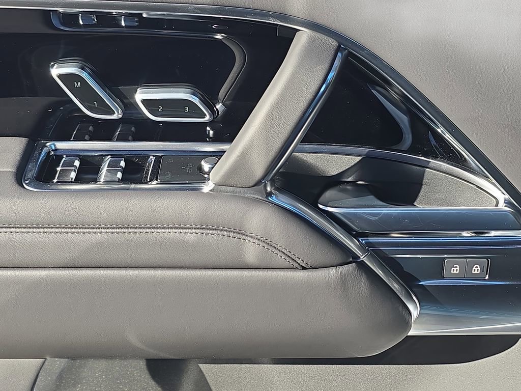 New 2026 Land Rover Range Rover SE image 29