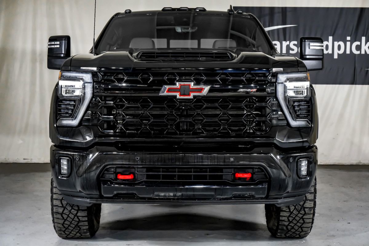 Used 2025 Chevrolet Silverado 2500 ZR2 w/ Technology Package image 3