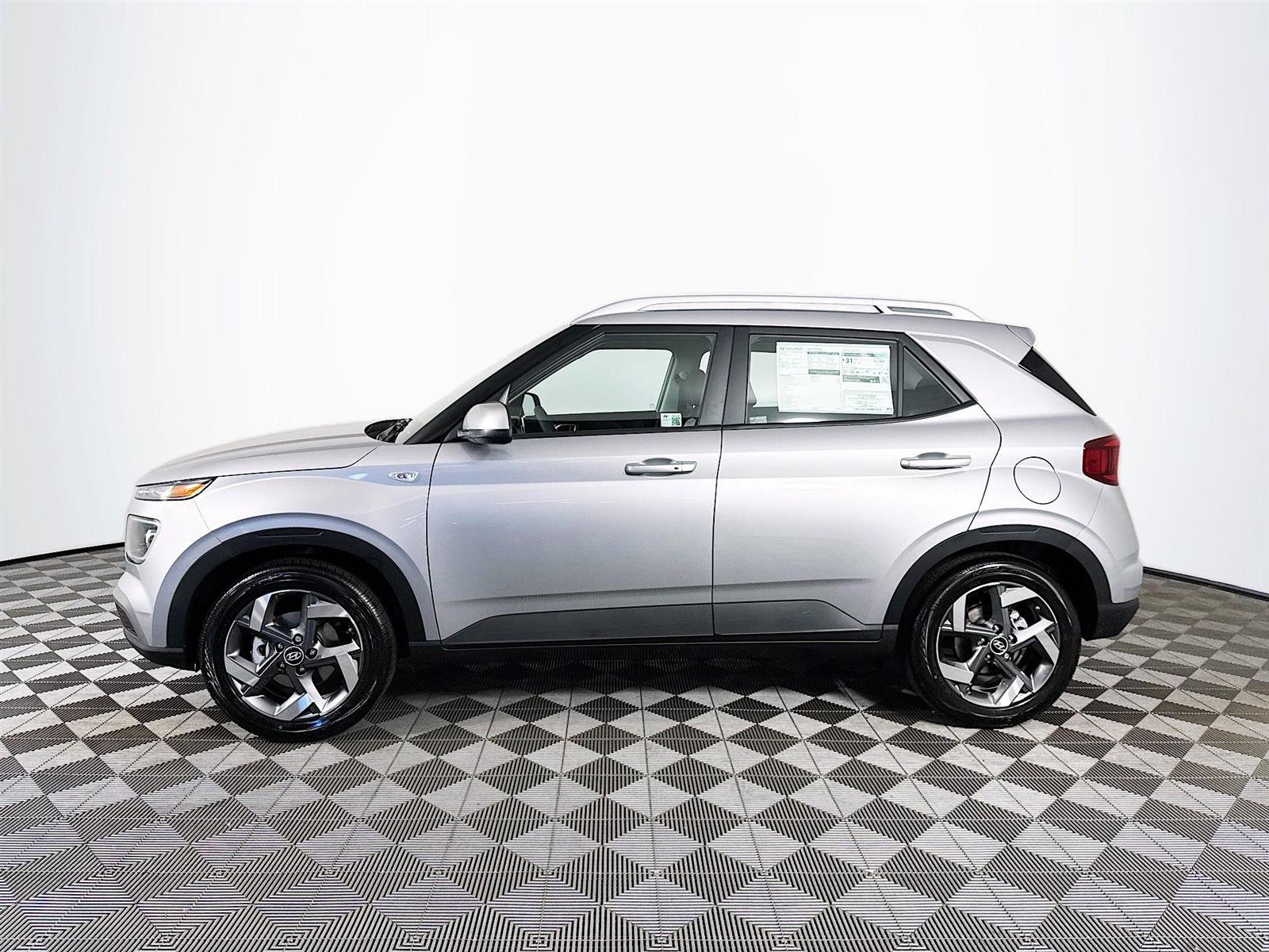 New 2025 Hyundai Venue SEL image 4