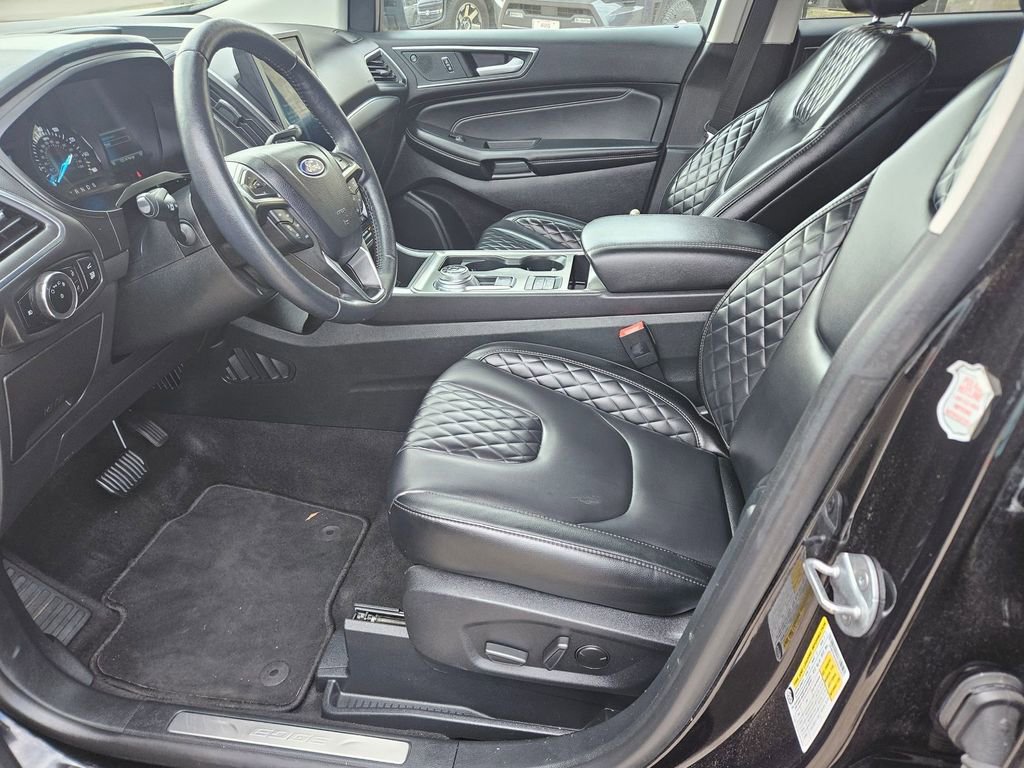 Used 2024 Ford Edge Titanium image 11