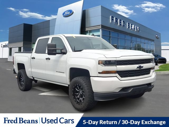 Used 2018 Chevrolet Silverado 1500 Custom w/ Custom Value Package AWD/4WD image 1