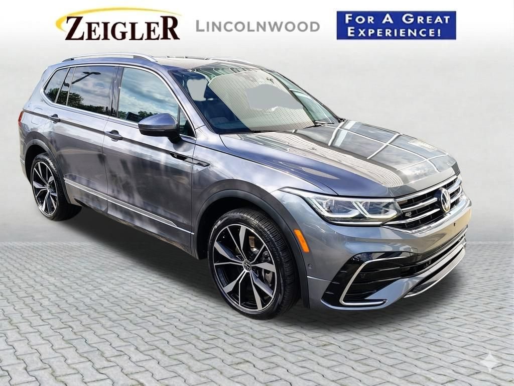 Used 2024 Volkswagen Tiguan SEL R-Line AWD/4WD image 4