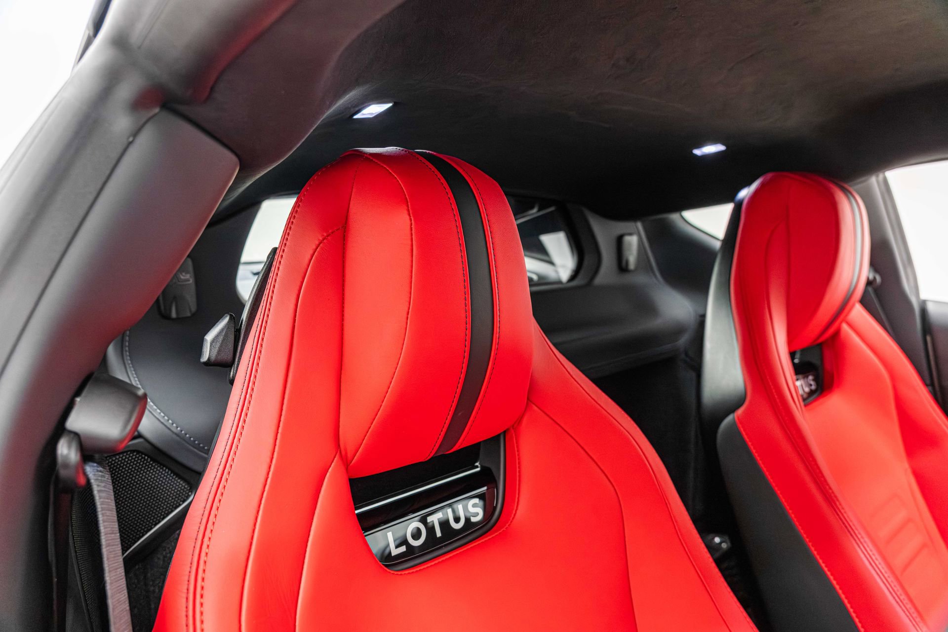 Used 2025 Lotus Emira RWD image 27