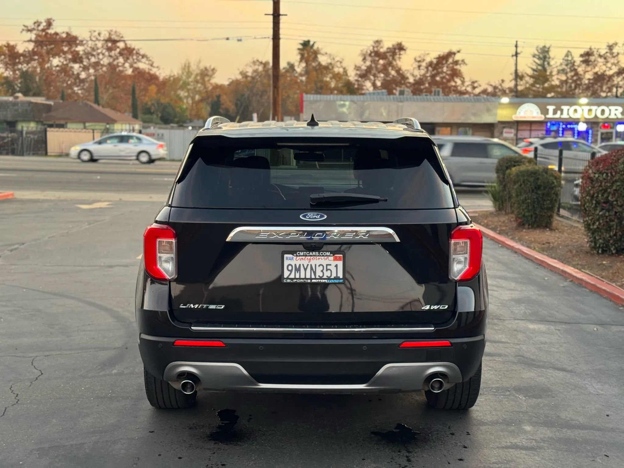 Used 2022 Ford Explorer Limited AWD/4WD image 5