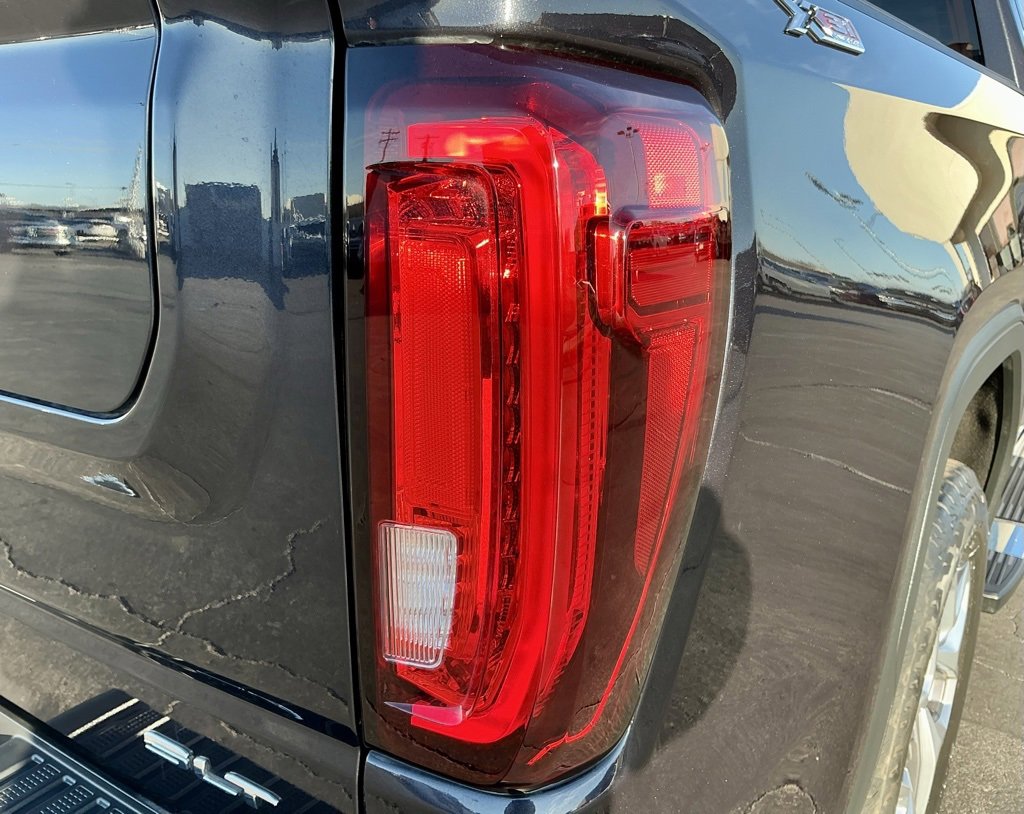 Used 2022 GMC Sierra 1500 SLT image 16