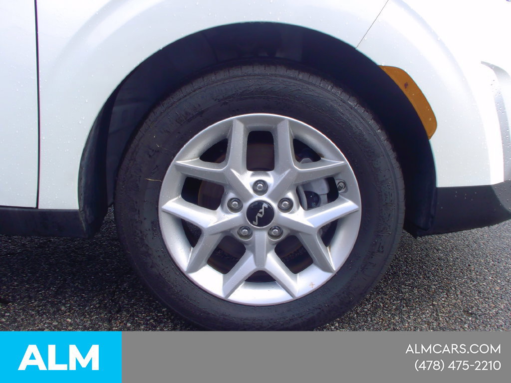 Used 2025 Kia Soul LX w/ LX Technology Package FWD image 18