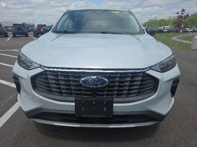 Used 2025 Ford Escape Active AWD/4WD image 3