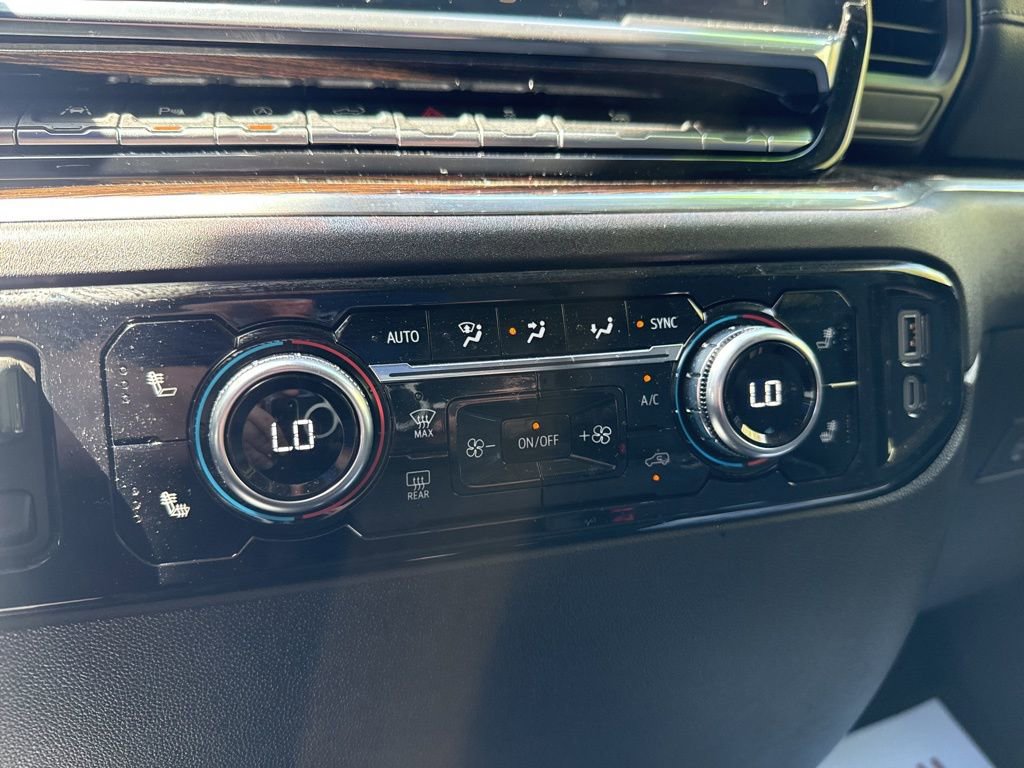 Used 2025 GMC Sierra 1500 SLE w/ Preferred Package AWD/4WD image 30