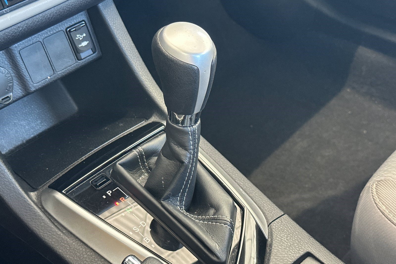 Used 2019 Toyota Corolla LE FWD image 26