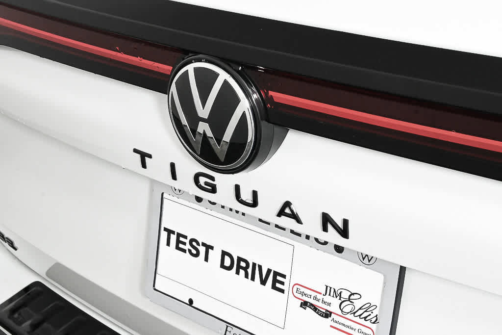 New 2026 Volkswagen Tiguan SE R-Line FWD image 35