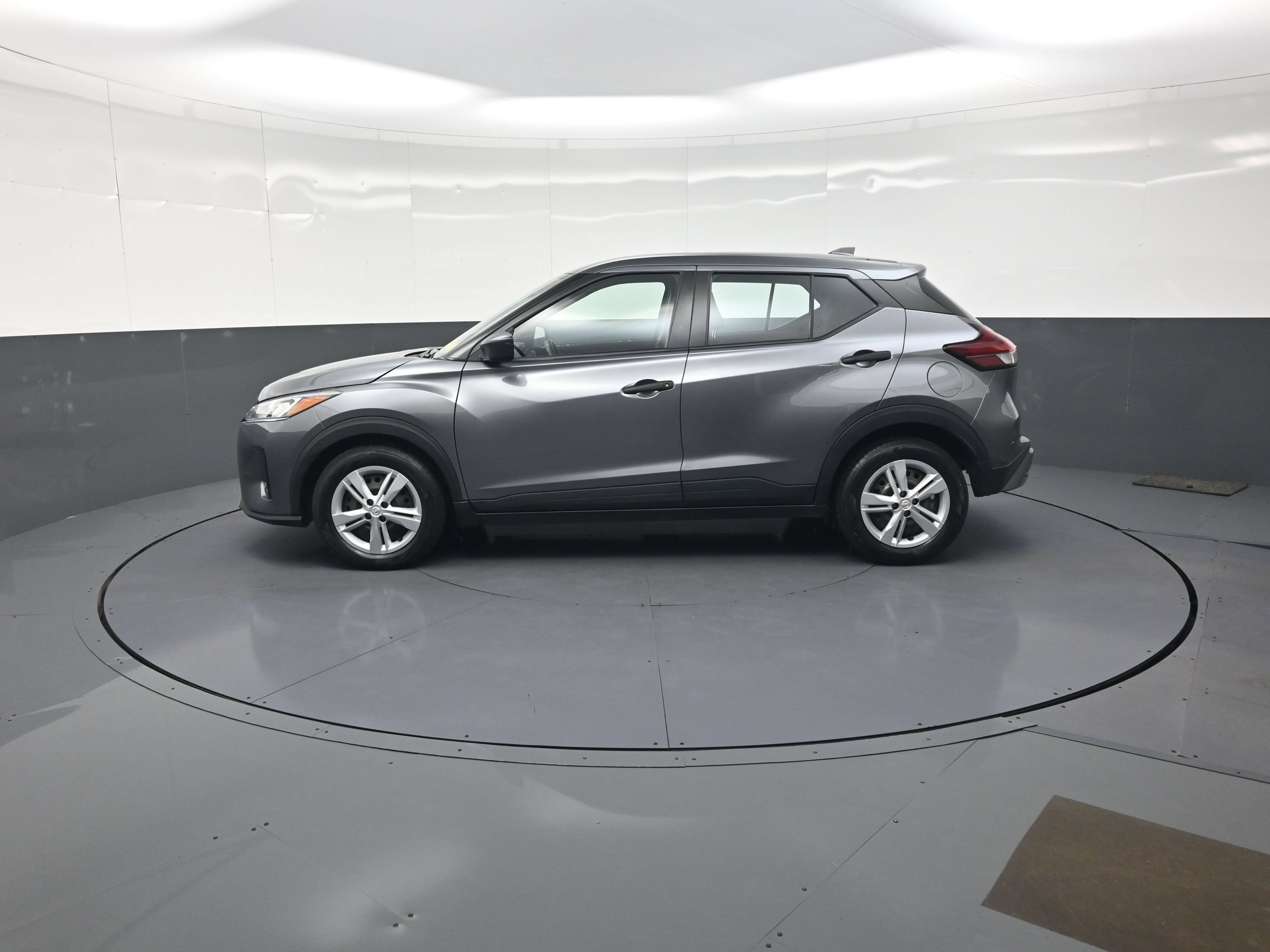 Used 2024 Nissan Kicks S FWD image 6