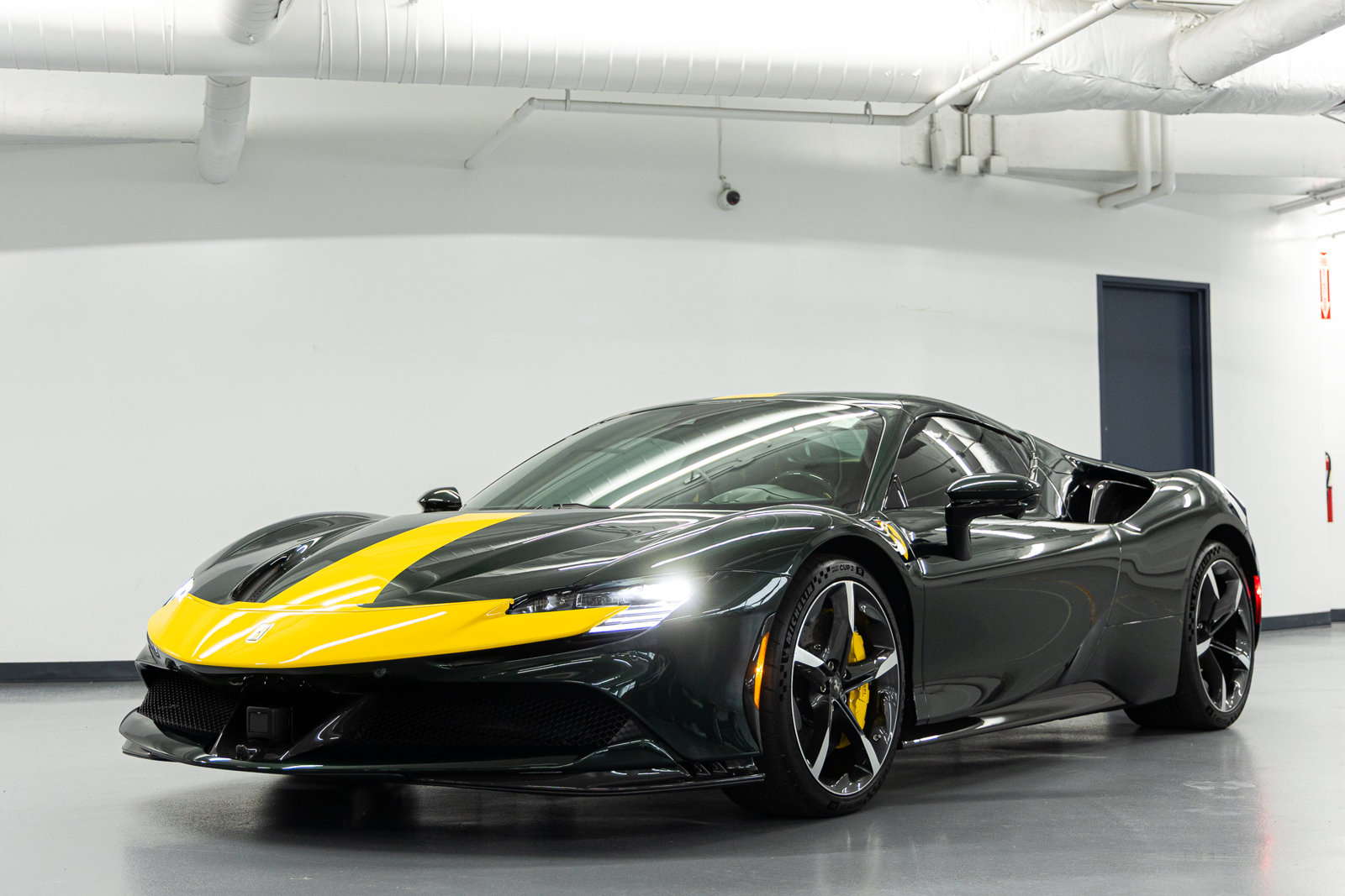 Used 2025 Ferrari SF90 Spider AWD/4WD image 19