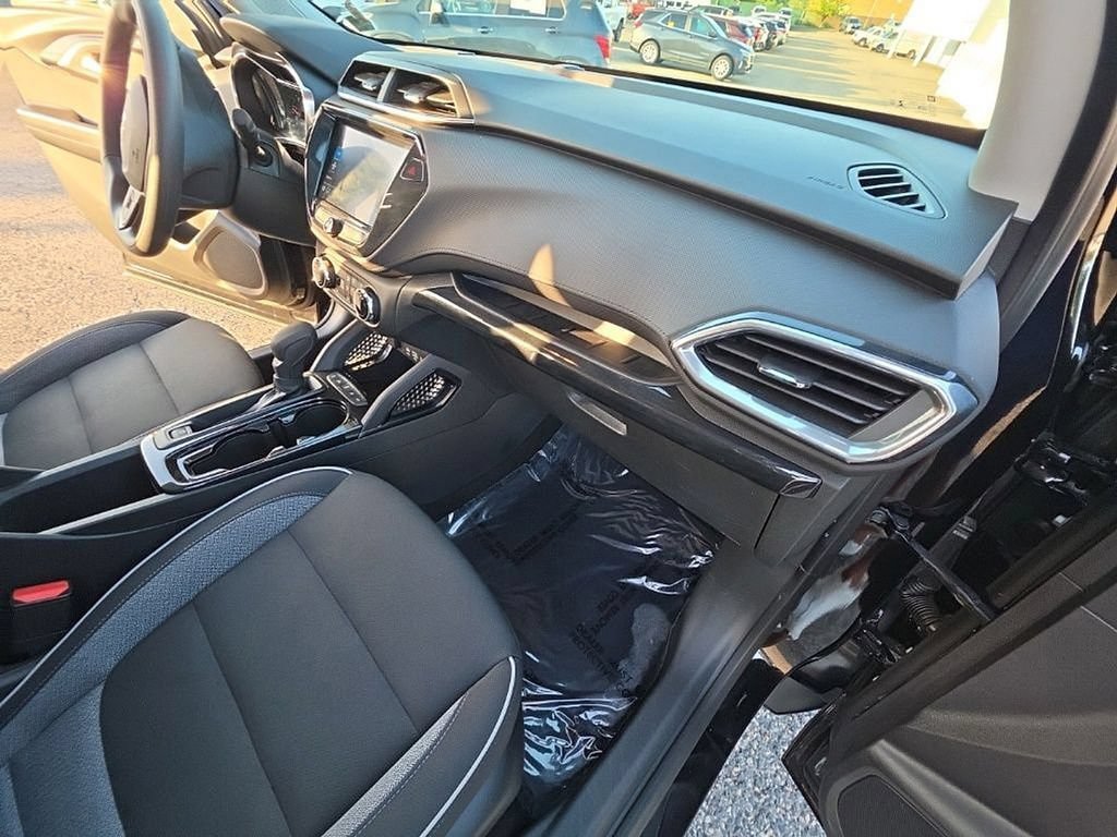Used 2023 Chevrolet TrailBlazer LT w/ Convenience Package AWD/4WD image 29
