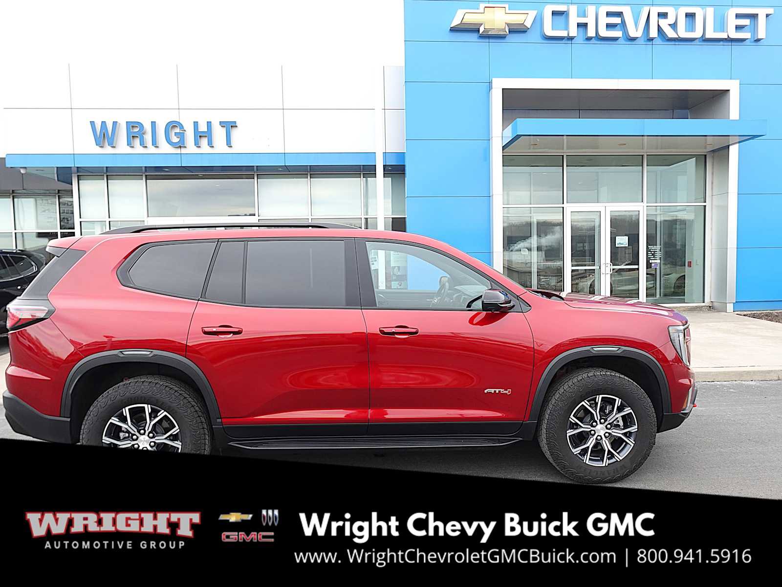 Used 2025 GMC Acadia AT4 w/ Luxury Package image 2