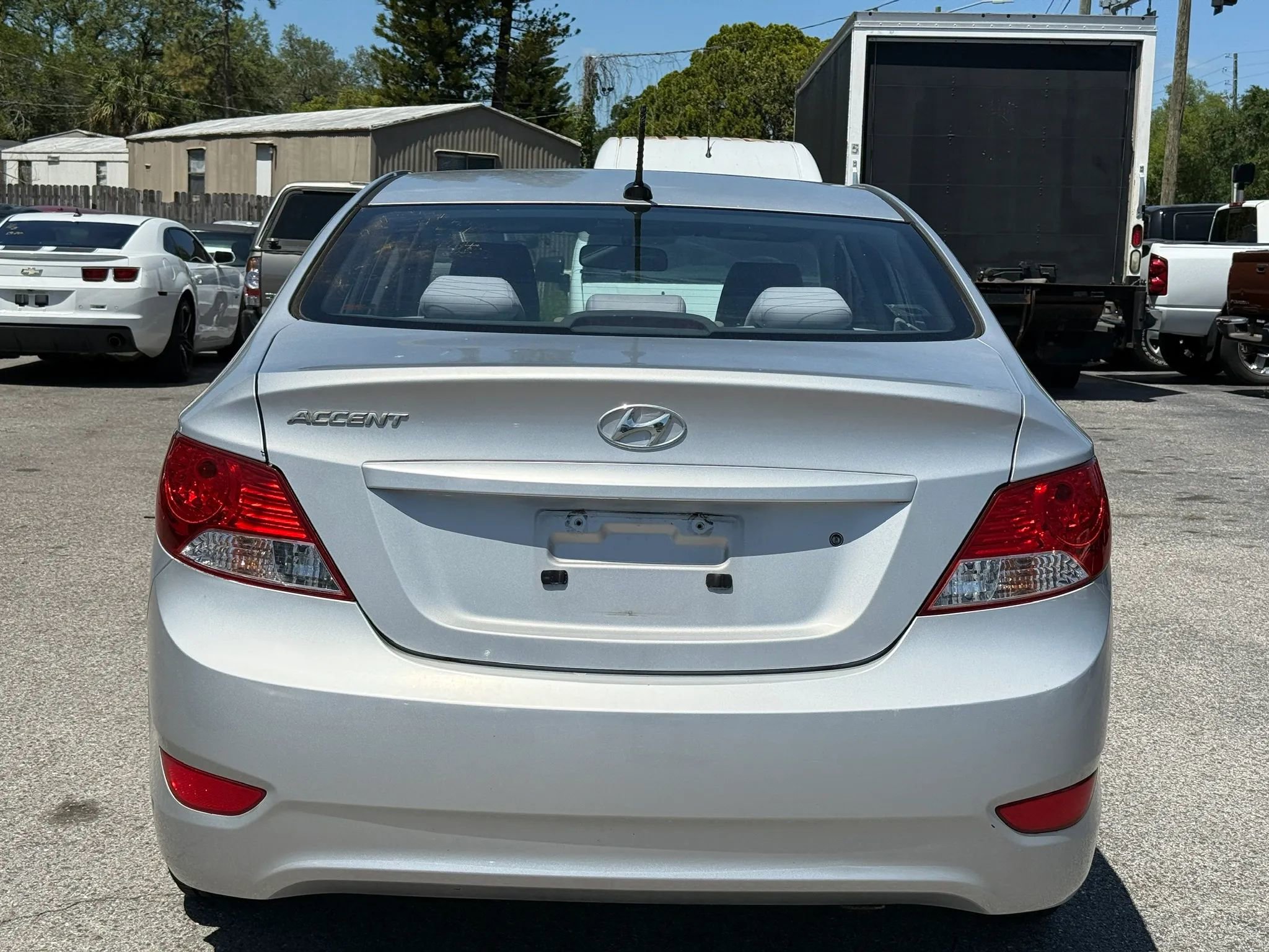 Used 2012 Hyundai Accent GLS FWD image 4