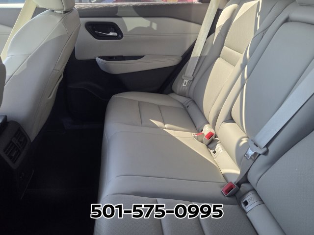 Used 2023 Nissan Rogue SV w/ SV Premium B Package FWD image 9
