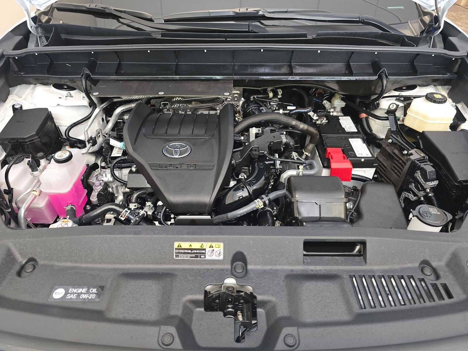 Certified 2025 Toyota Highlander Platinum AWD/4WD image 9
