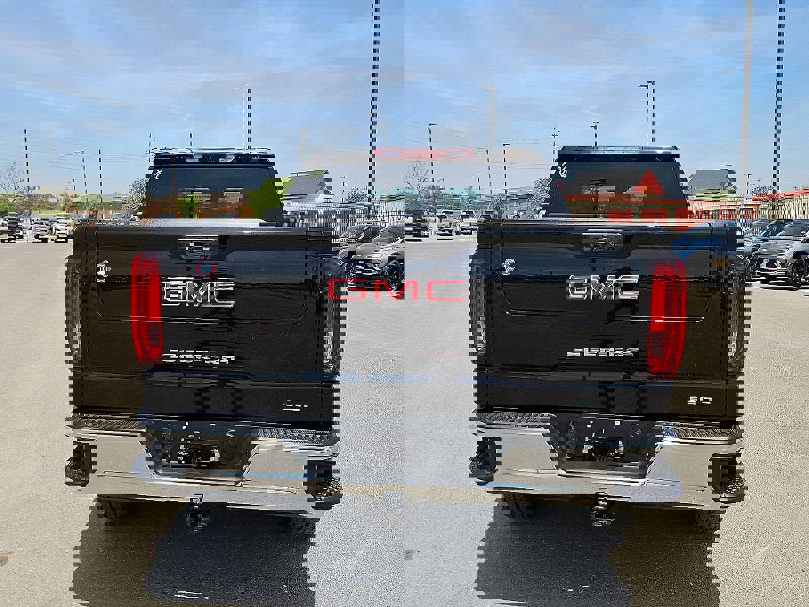 New 2026 GMC Sierra 1500 SLT image 4