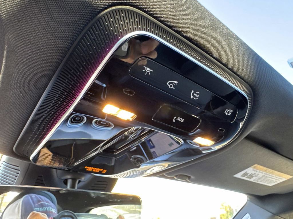 Used 2025 Mercedes-Benz GLC 300 4MATIC image 20