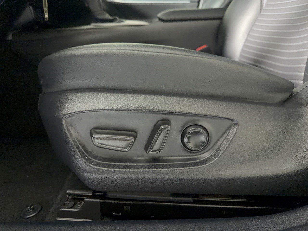 Used 2024 Toyota Camry SE FWD image 16