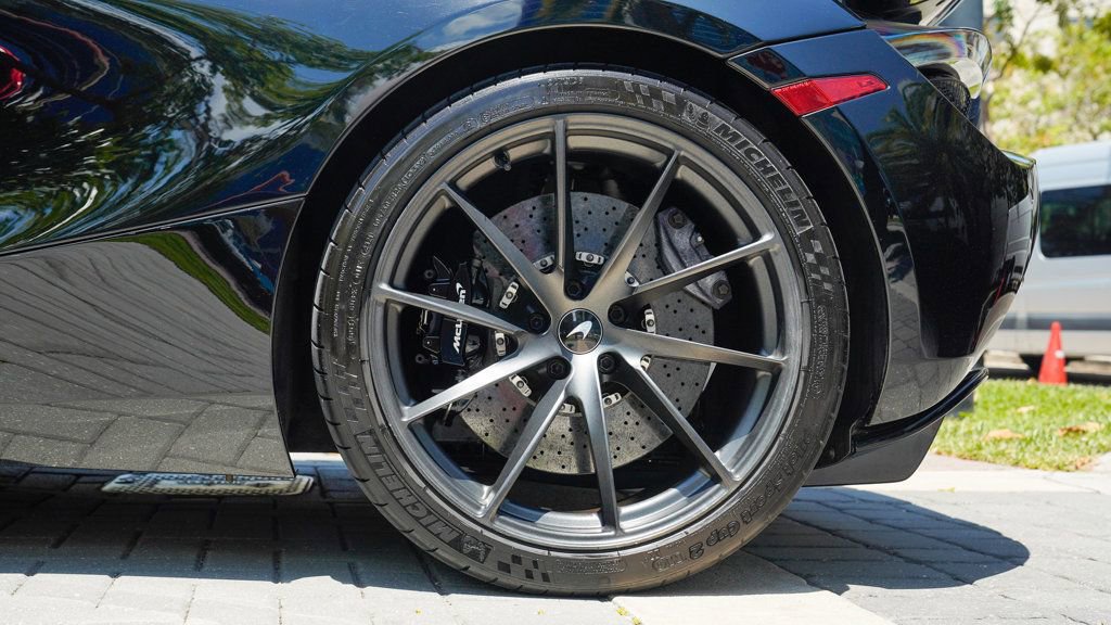 Used 2021 McLaren 720S Spider RWD image 13