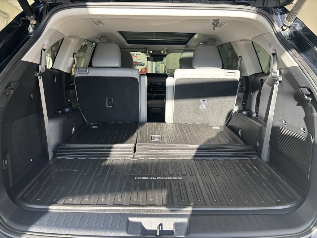 Certified 2021 Toyota Highlander Platinum image 30