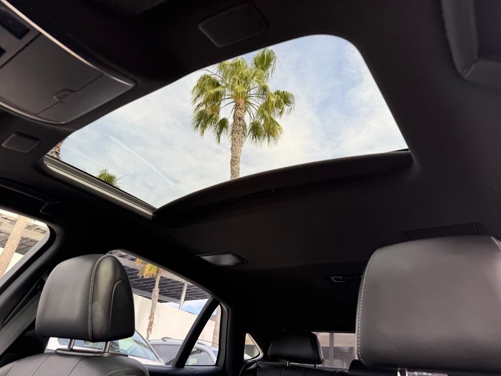 Used 2019 Lexus LS 500 w/ Accessory Package (Z2) RWD image 2
