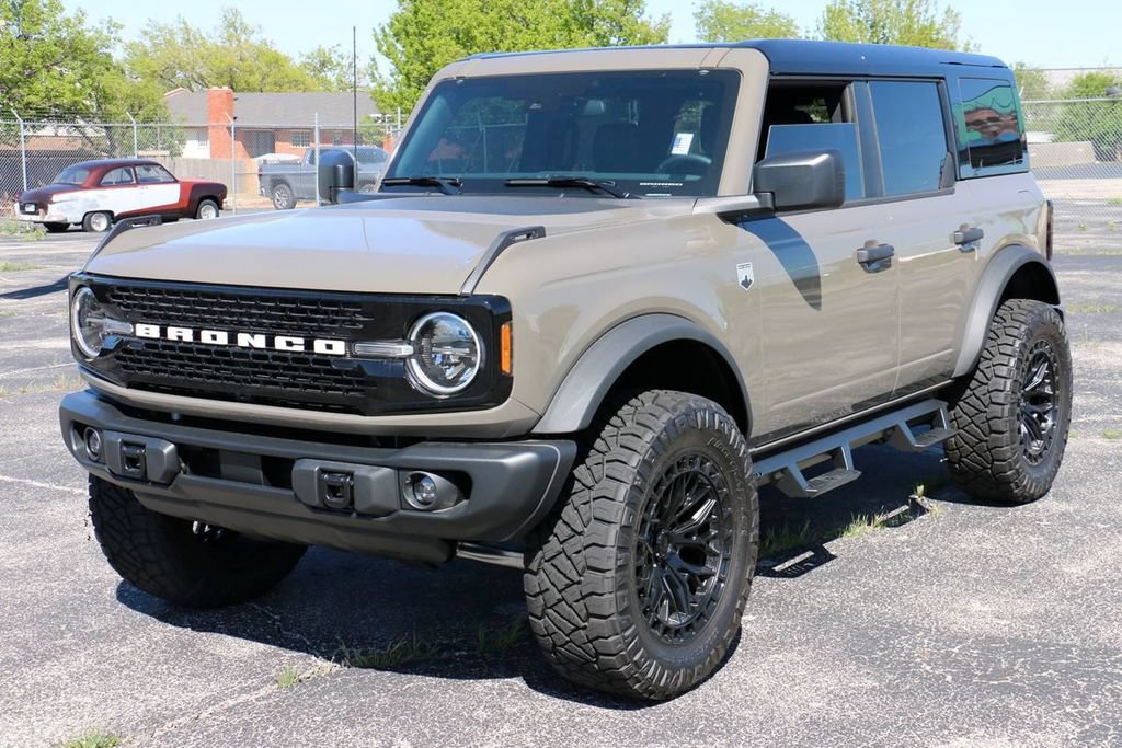 New 2025 Ford Bronco Big Bend w/ Black Diamond Package AWD/4WD image 2