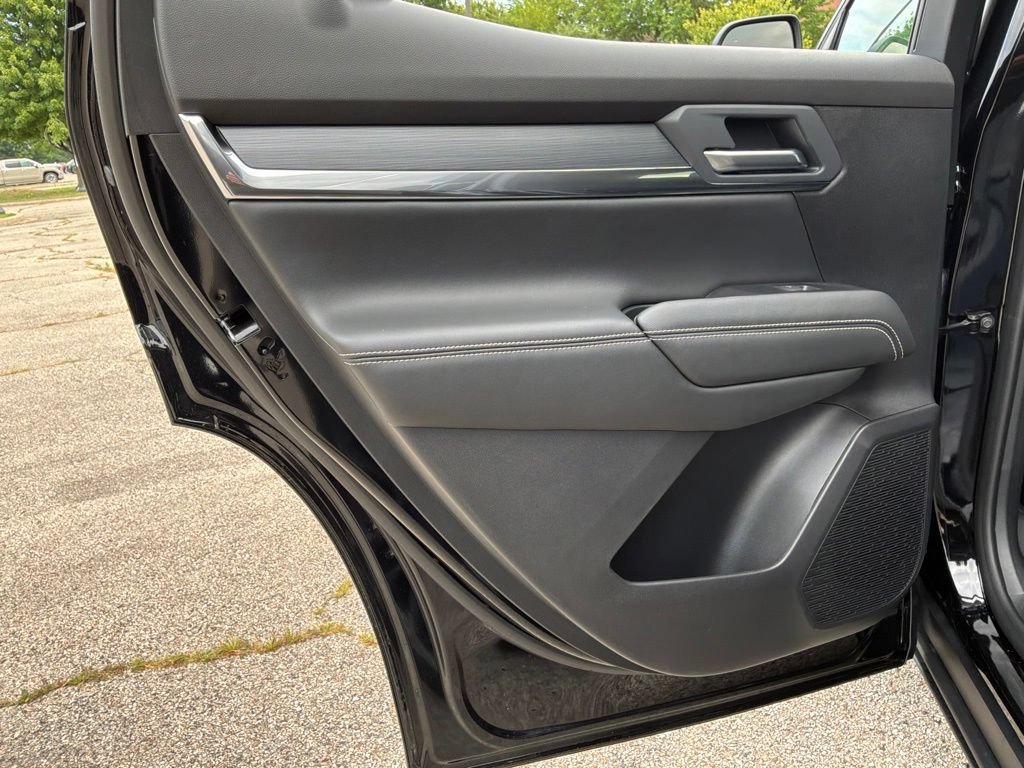 New 2027 GMC Terrain Elevation w/ Elevation Premium Package AWD/4WD image 35