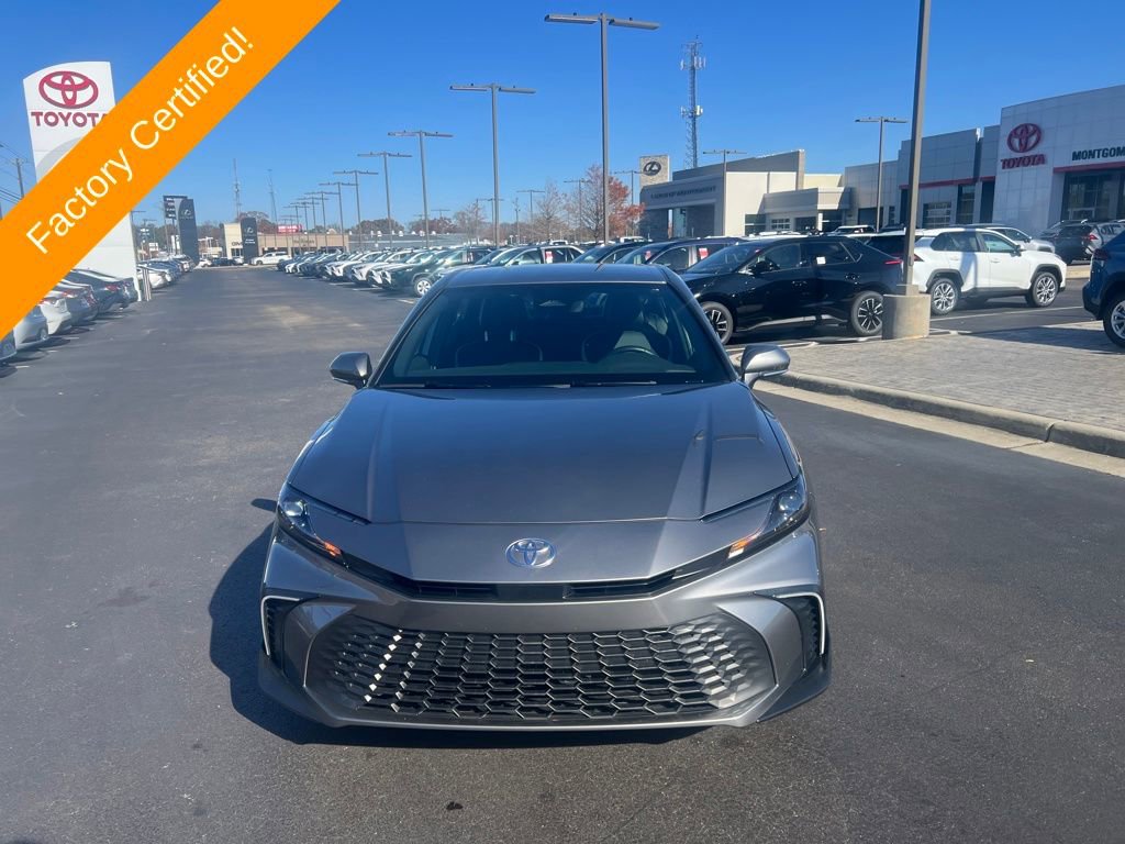 Used 2025 Toyota Camry SE image 8