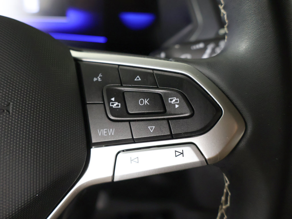 Used 2023 Volkswagen Tiguan SE FWD image 45