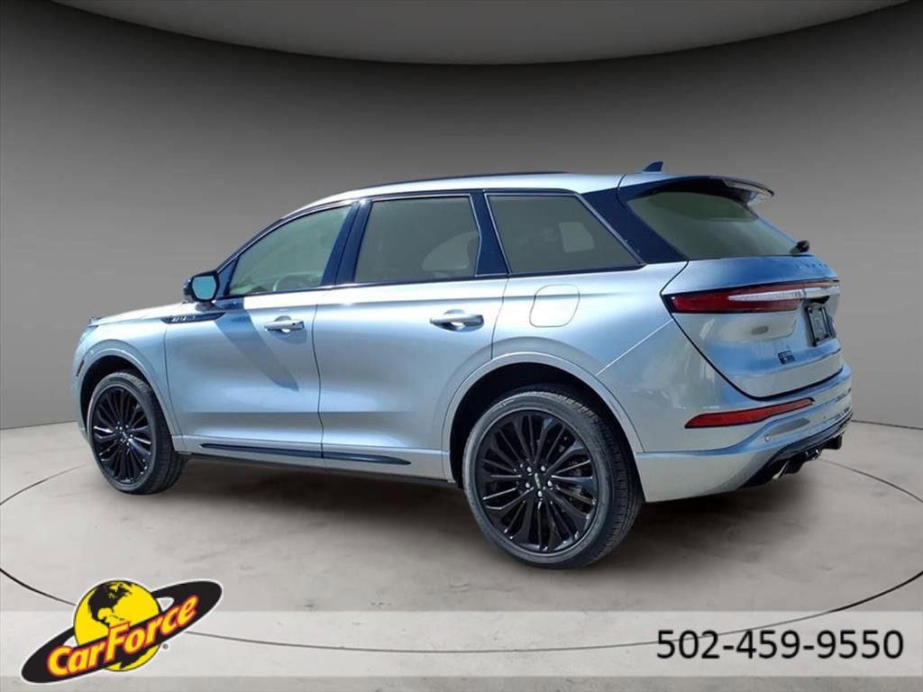 Used 2023 Lincoln Corsair Reserve w/ Equipment Group 201A image 3