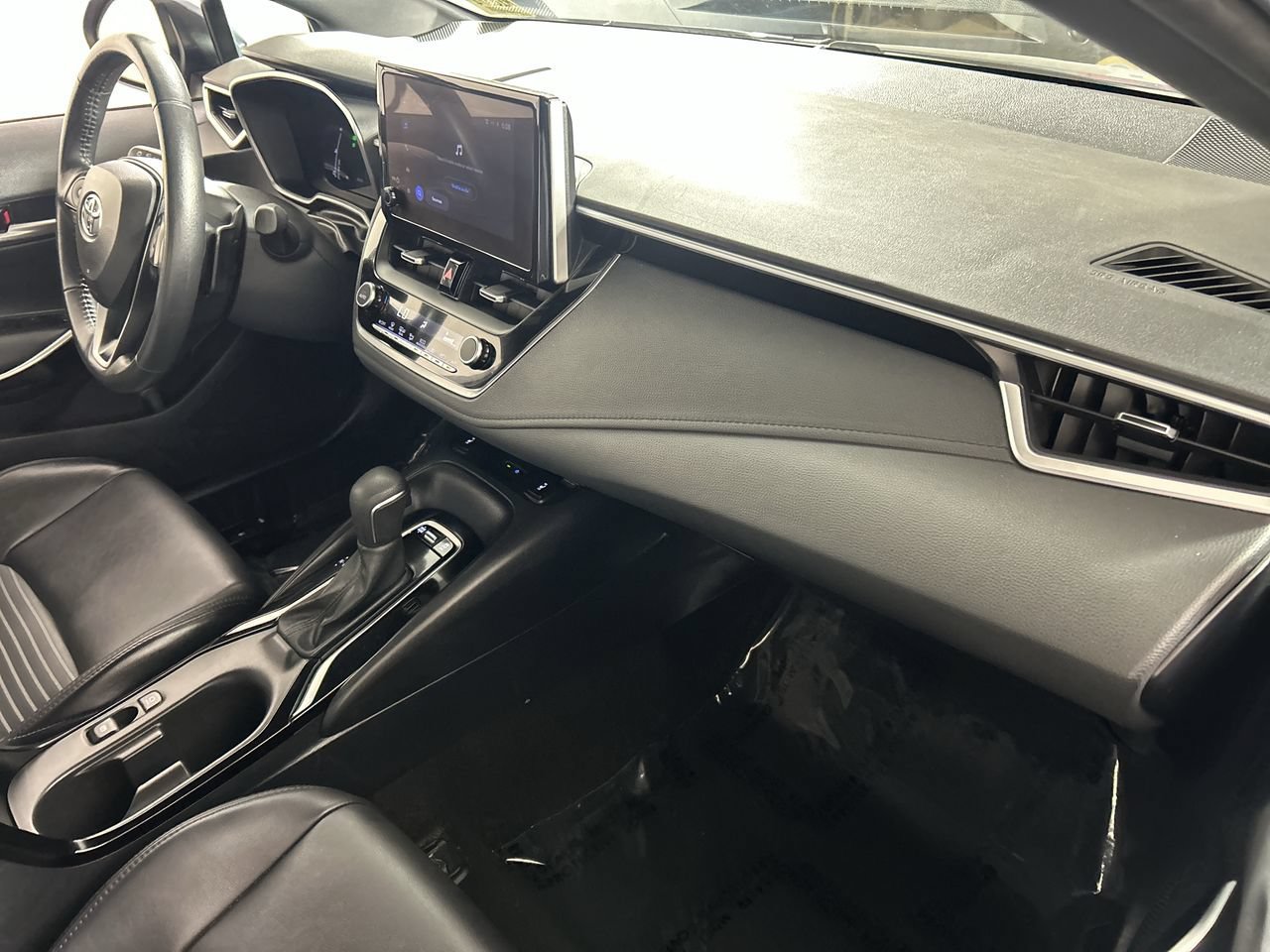 Used 2024 Toyota Corolla XSE FWD image 28