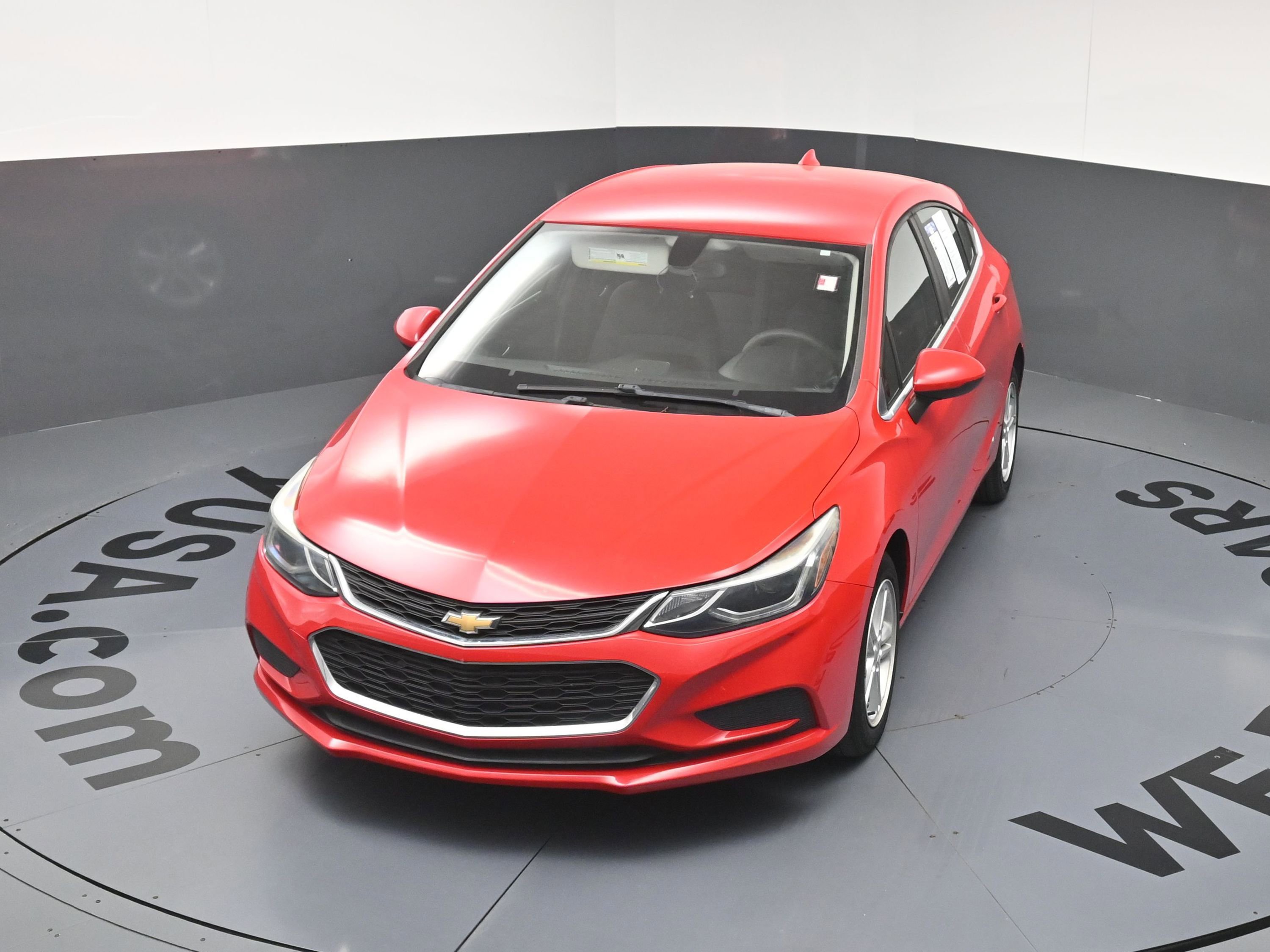 Used 2018 Chevrolet Cruze LT w/ Convenience Package FWD image 30