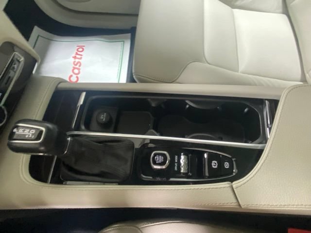 Used 2019 Volvo XC90 T5 Momentum w/ Multimedia Package AWD/4WD image 26