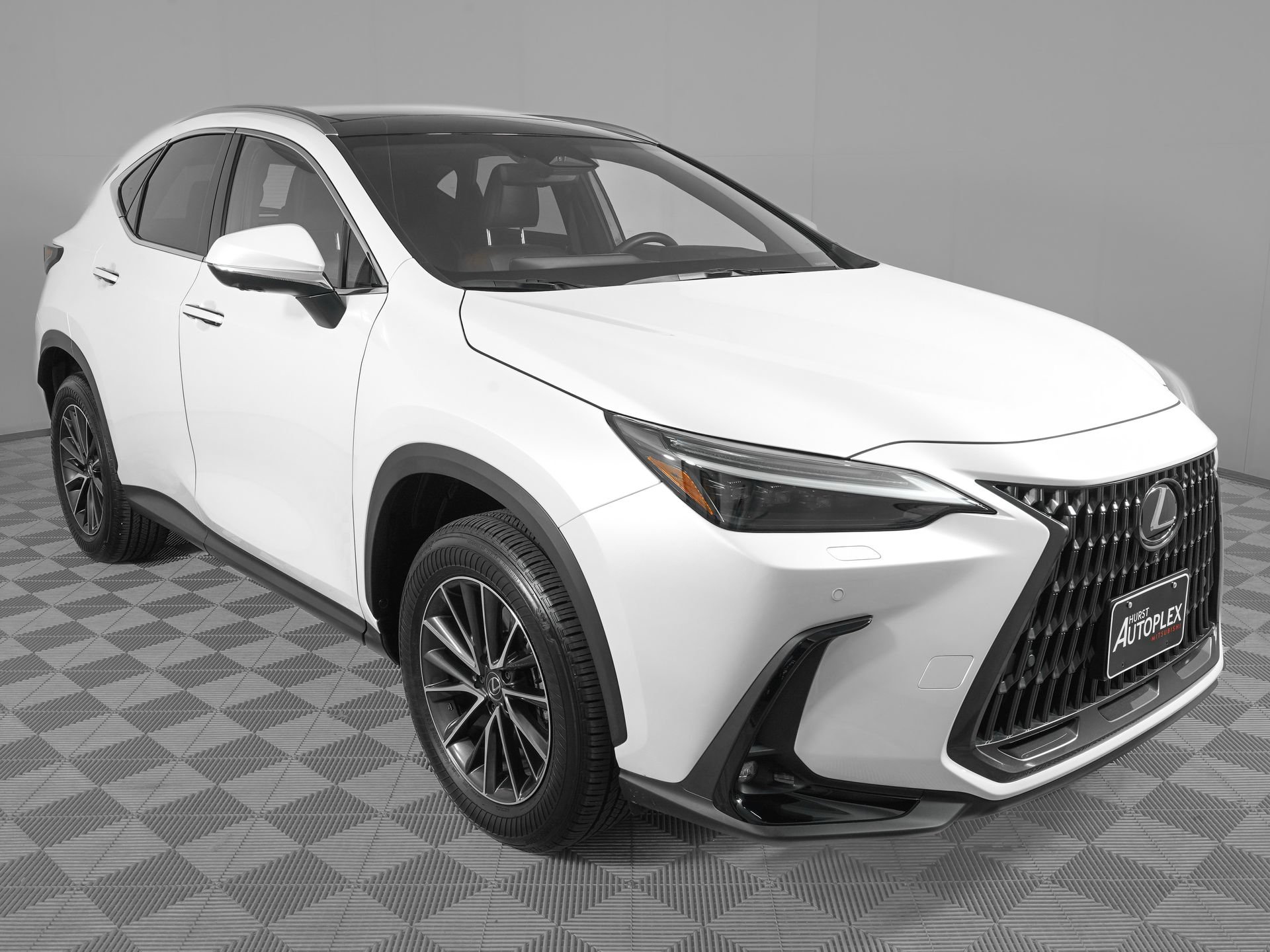 Used 2025 Lexus NX 350 AWD w/ Accessory Package (2T) image 2