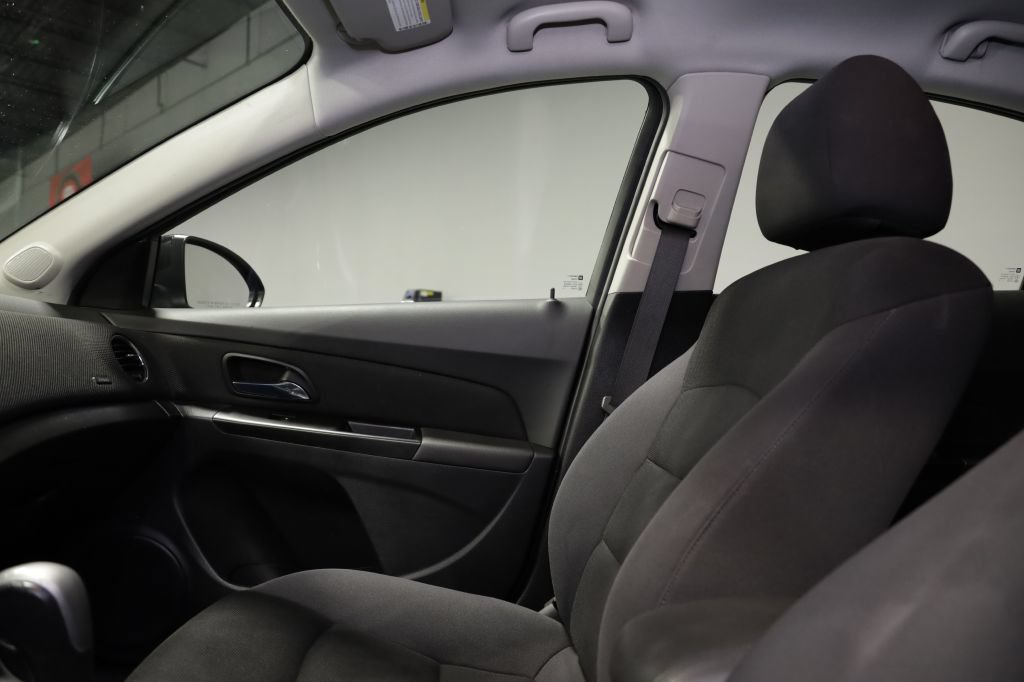 Used 2014 Chevrolet Cruze LT w/ Technology Package FWD image 15